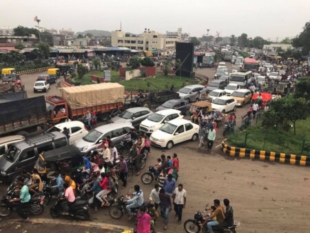 heavy traffic at aji dem rajkot