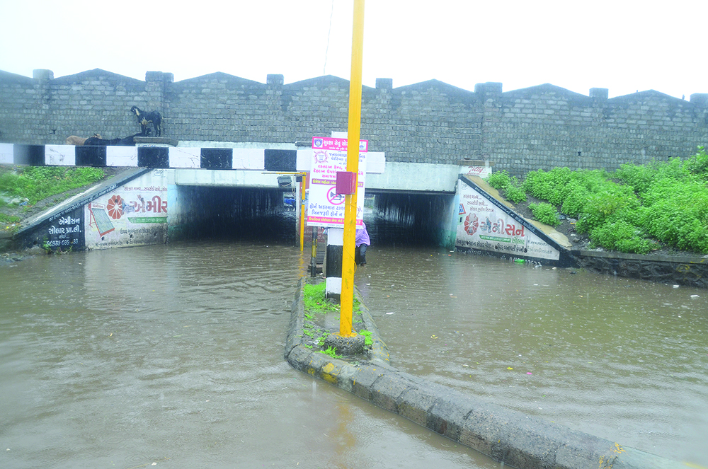 cloud-malhar-in-rajkot:-two-inches-of-rain,-total-9-inches-of-season-rainfall