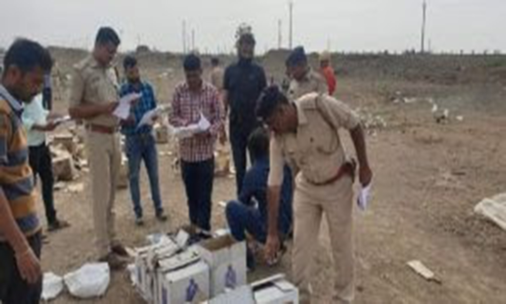 bulldozer-turned-on-20-lakh-foreign-liquor-seized-at-padana-police-station