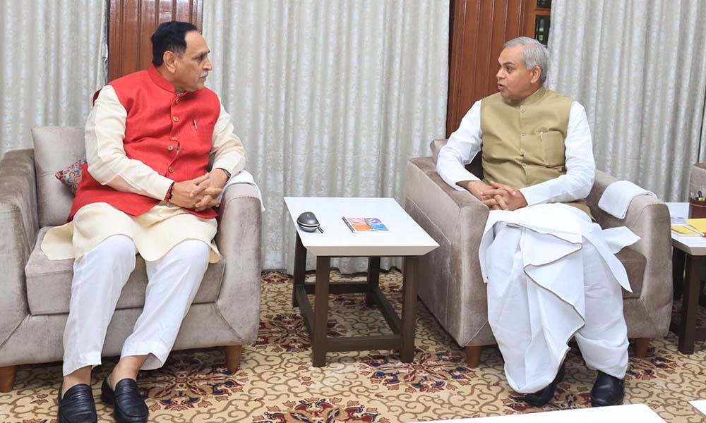 chief-minister-vijaybhai-rupani's-greeting-with-the-governor