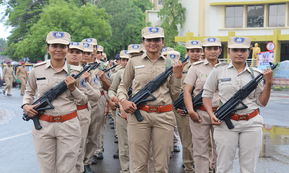 women's-police-parade-at-racecourse-to-empower-women