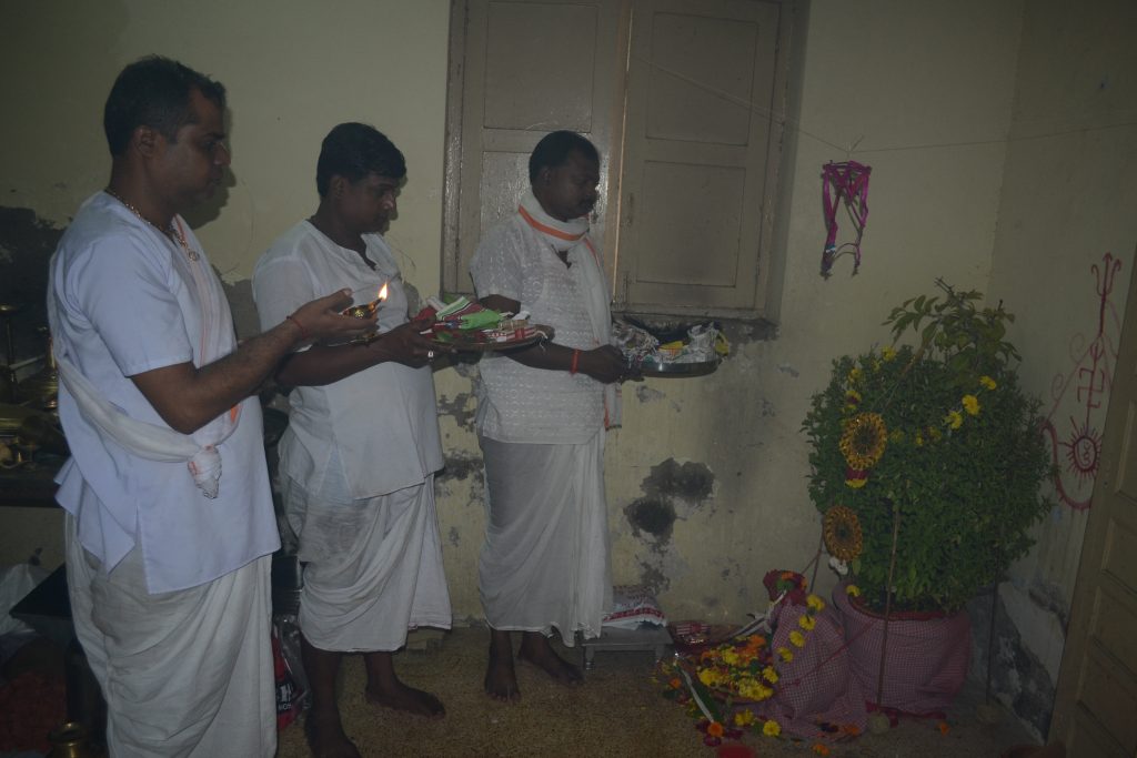 the-beginning-of-the-worship-of-durga-the-slayer-of-mahisasur-today