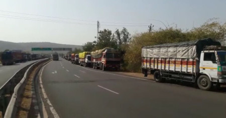 trucks pm modis visit effect trucks diverted on modasa kapadvanj 0