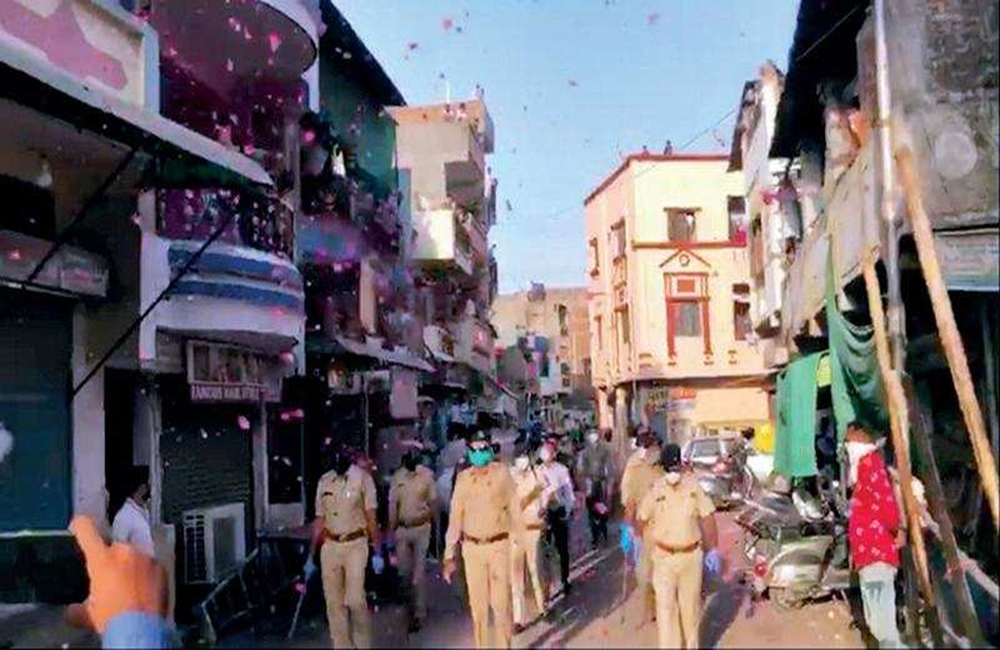 Stones to flowers surprise for cops in Sh