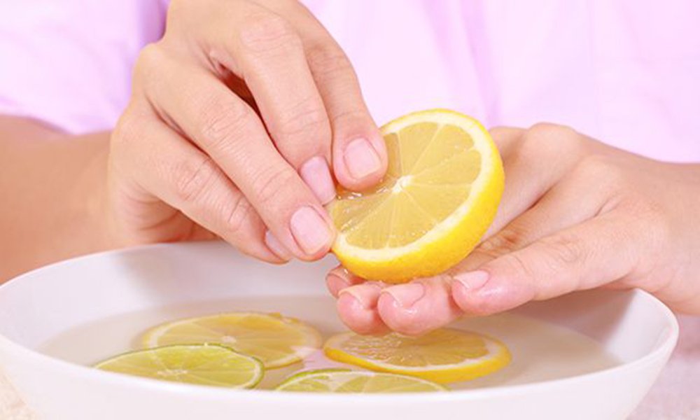 Lemon nails