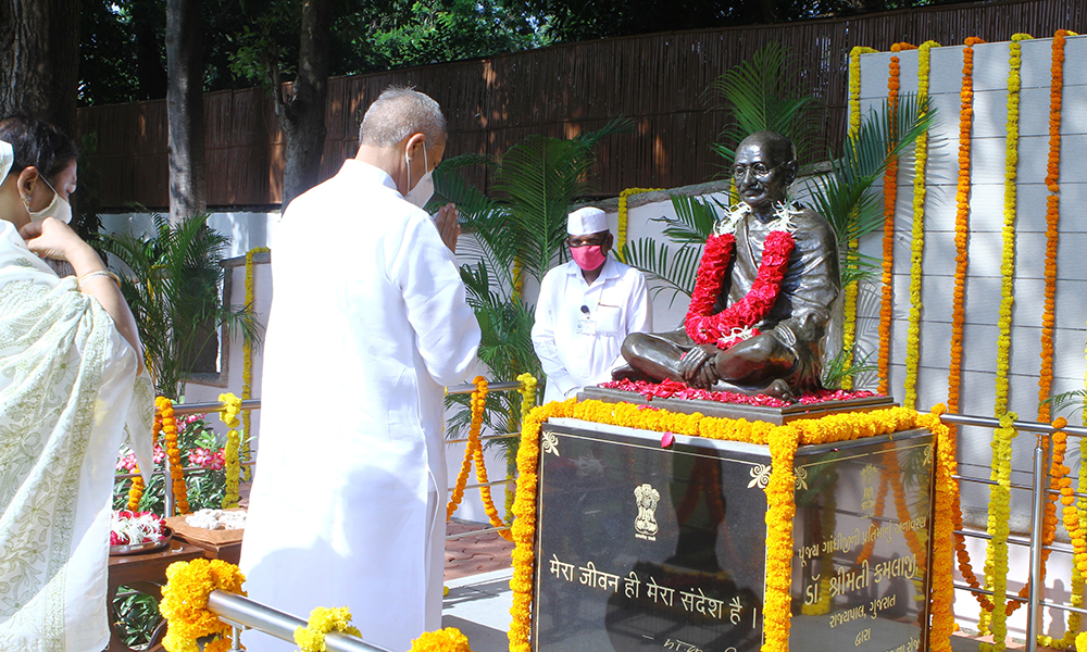 2nd OCT HON GOVERNOR SHRI PUSPANJALI 2