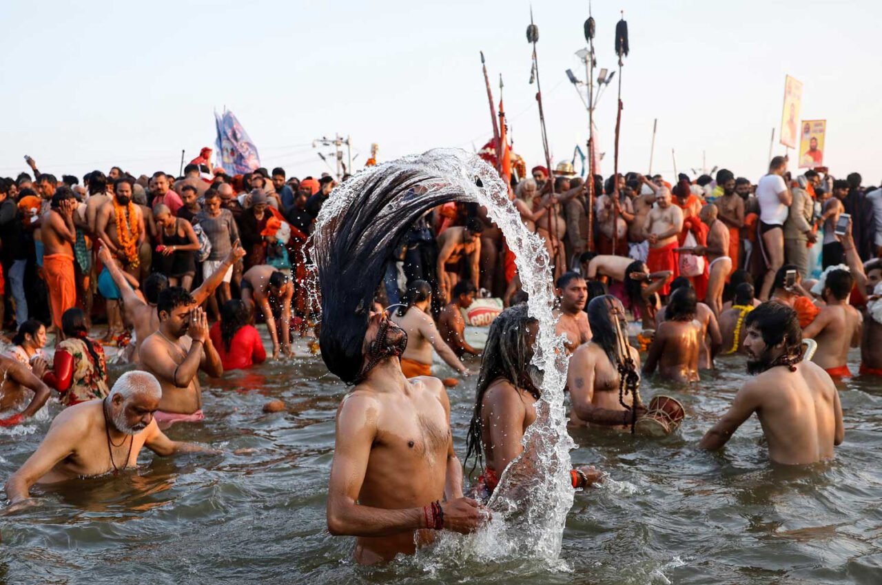 SADHU RIVER GANGA3