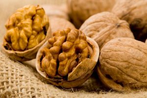 14 benefits of walnut in Hindi 1024x682 300x200 1