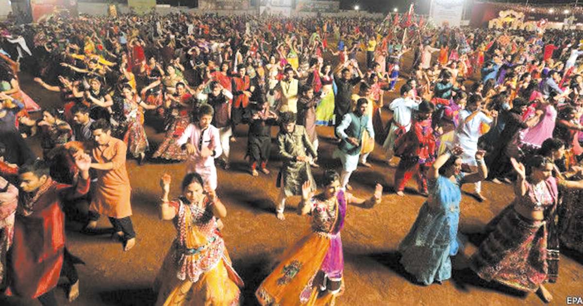 garba players