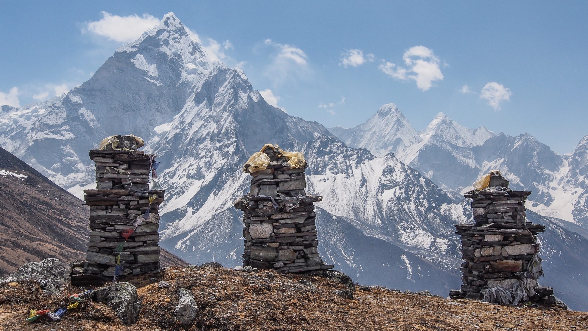 thokla pass everest memorial nepal