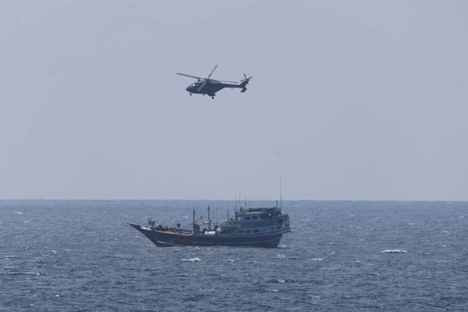 Indian Navy rescues Pakistani ship from pirates