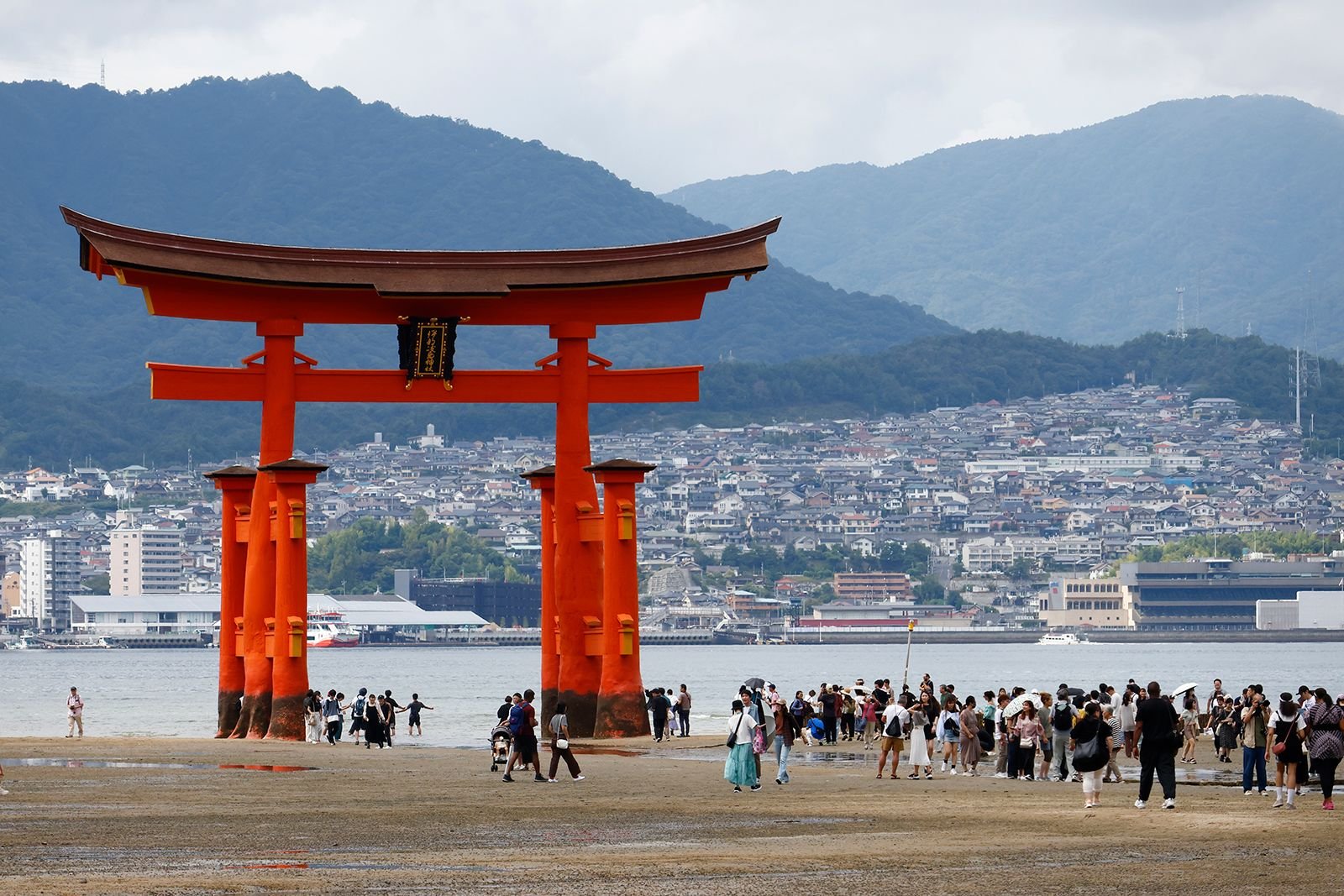 231003121828 itsukushima shrine 0909