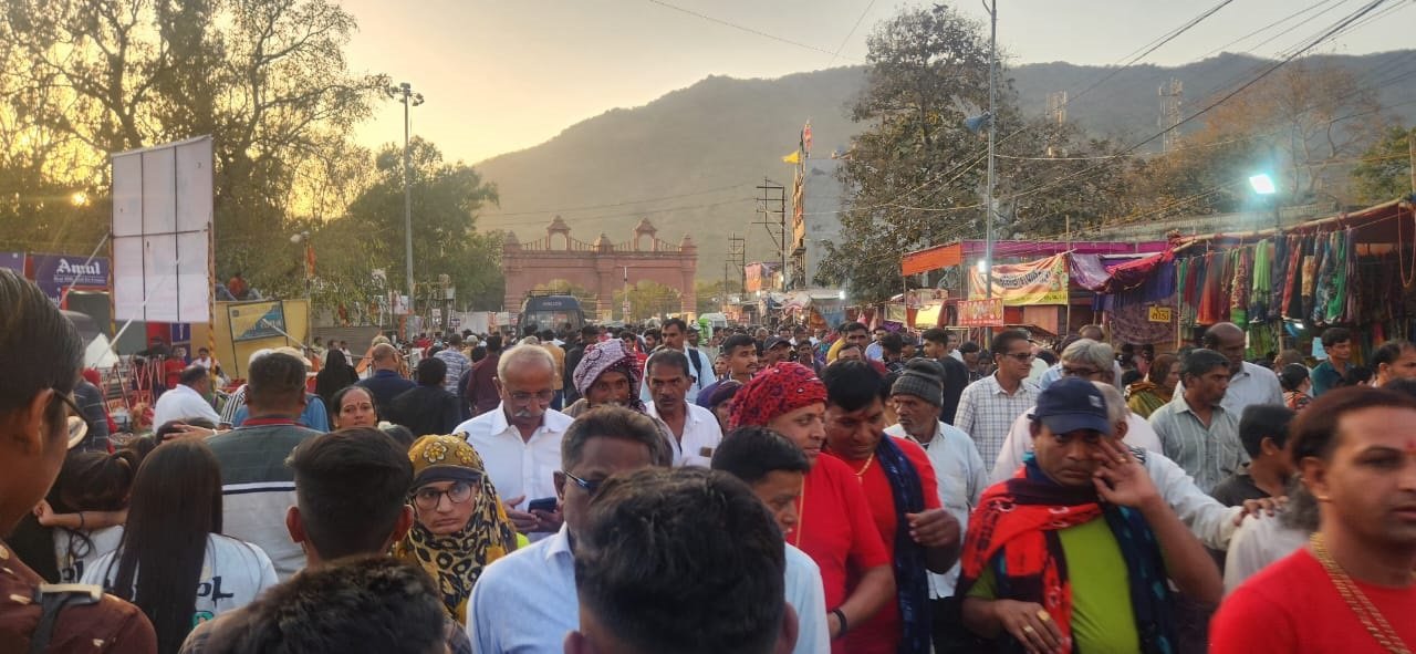 Shivratri fair at Bhavnath, Junagadh in "Asalrang": Haiye Haiyun Dalay Evi Medni...!!