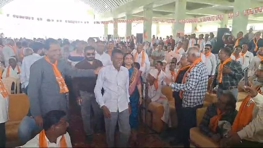 Kesario Pawan in Junagadh: Former Congress MLA joins BJP with 1,000 supporters