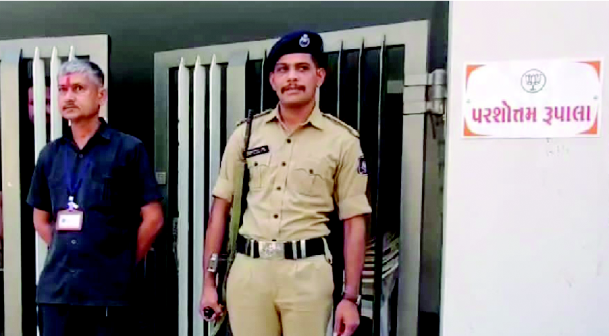 Increased security at Parshotam Rupala: 5 personnel including gunman deployed