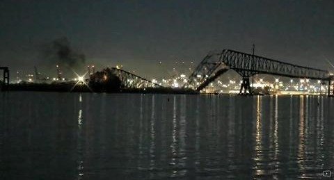 Accident in Baltimore! Bridge collapsed due to collision with cargo ship