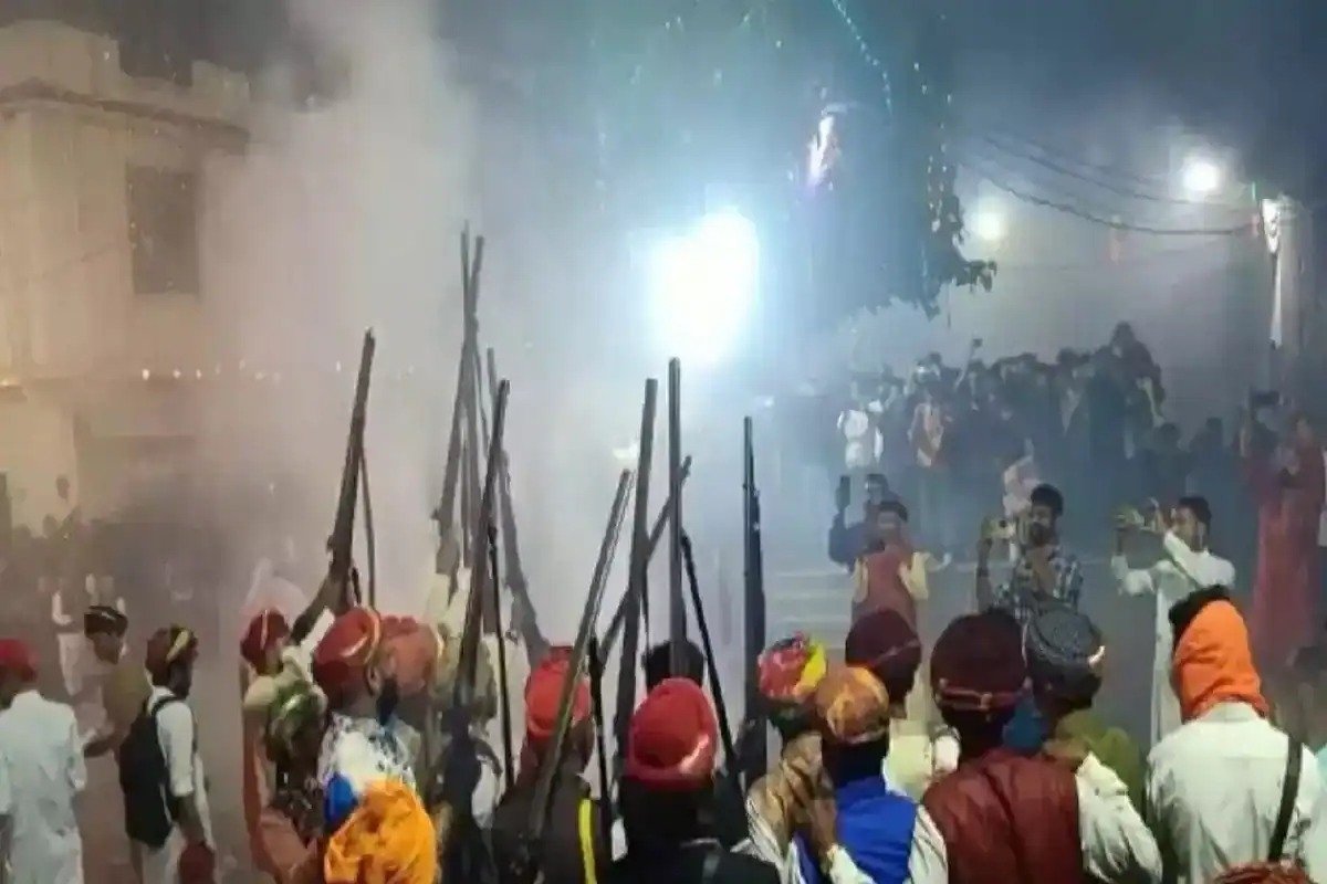 Gunpowder Holi will be played throughout the night in Udaipur, Mewar will echo with the sound of guns and cannon.