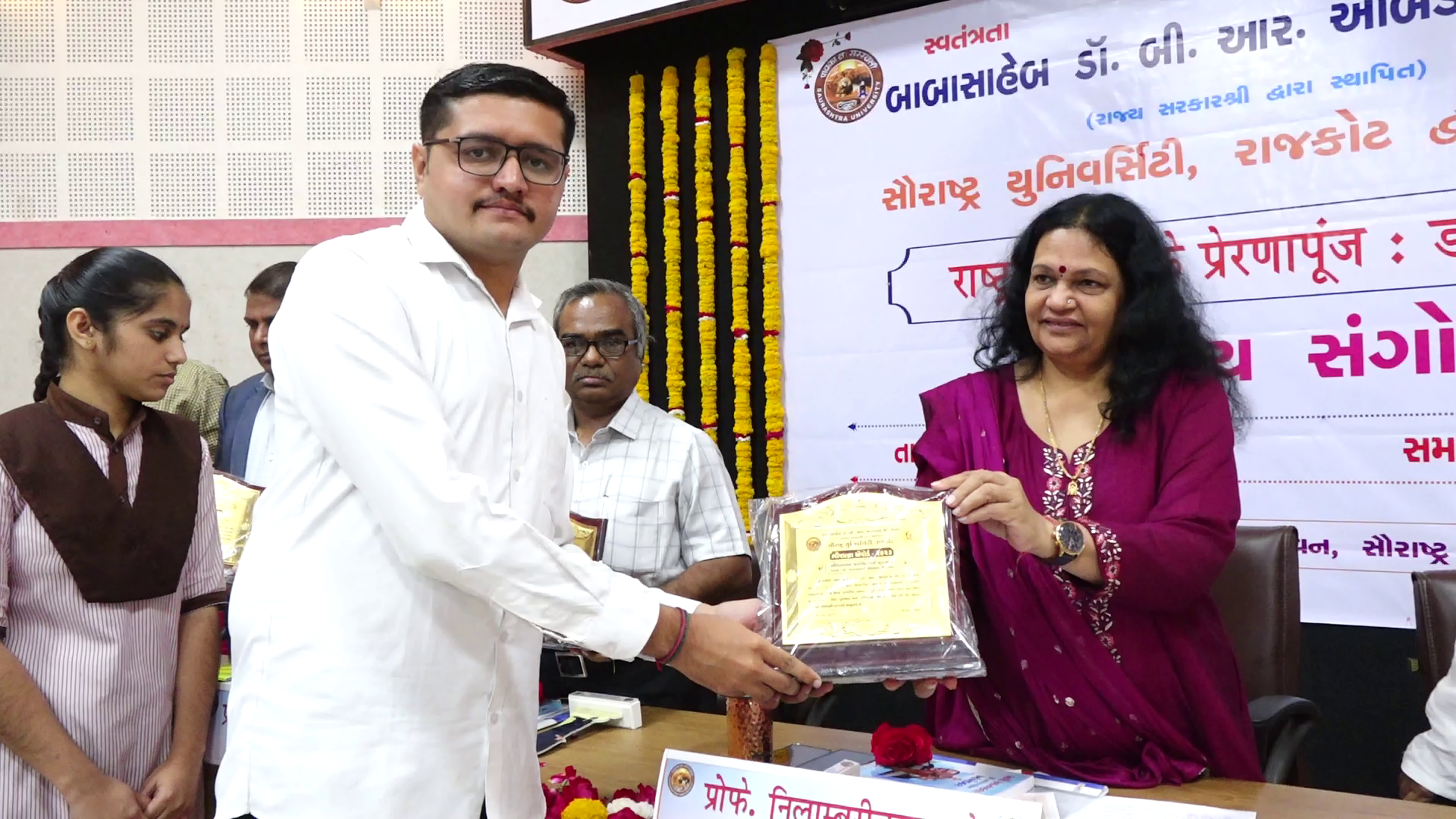 Dr. Padma Shri Hemant Chauhan conferred with 'Bhimratna' Award by Ambedkar Chair-Centre