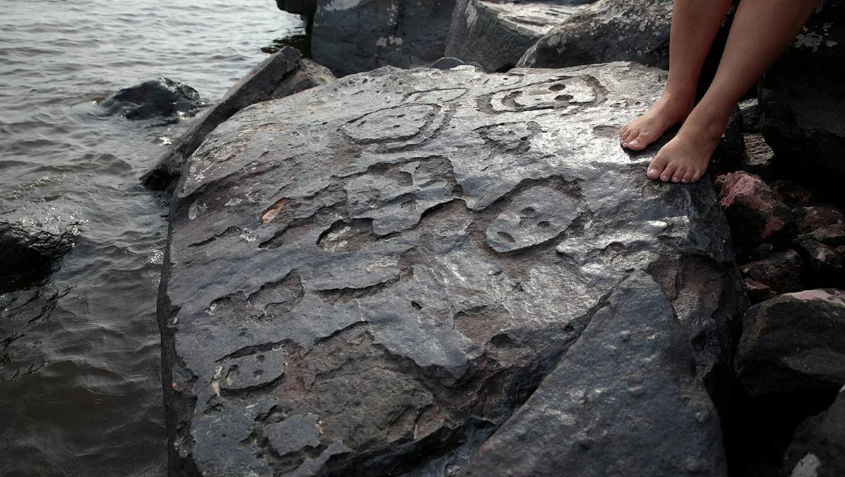 You may not believe it but it is true that human faces are hidden in this river