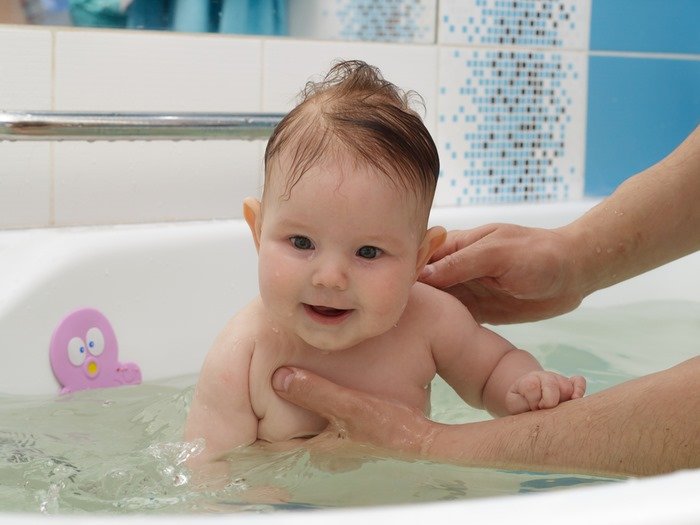 Do you also make these serious mistakes while taking care of the baby?