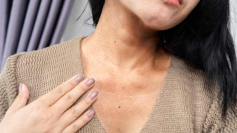 Can Spraying Perfume Darken Neck?