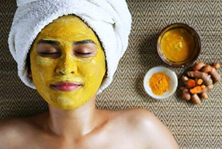 Mix these 5 things in turmeric and make face pack at home