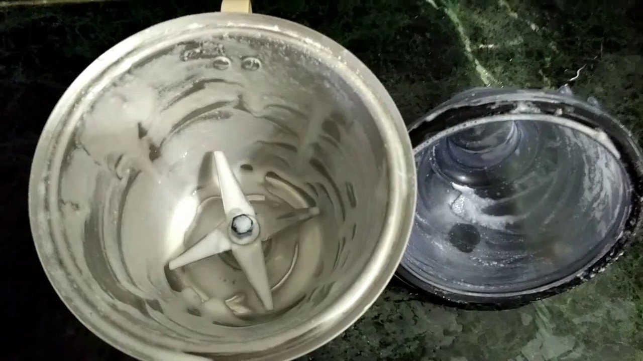 Clean the bottom of the mixer like this