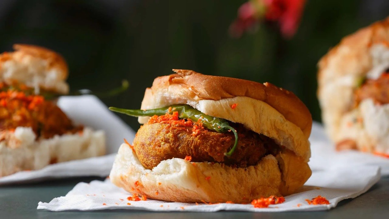 World Vadapav Day: How Mumbai's local burger 'Vadapav' became famous in the world?