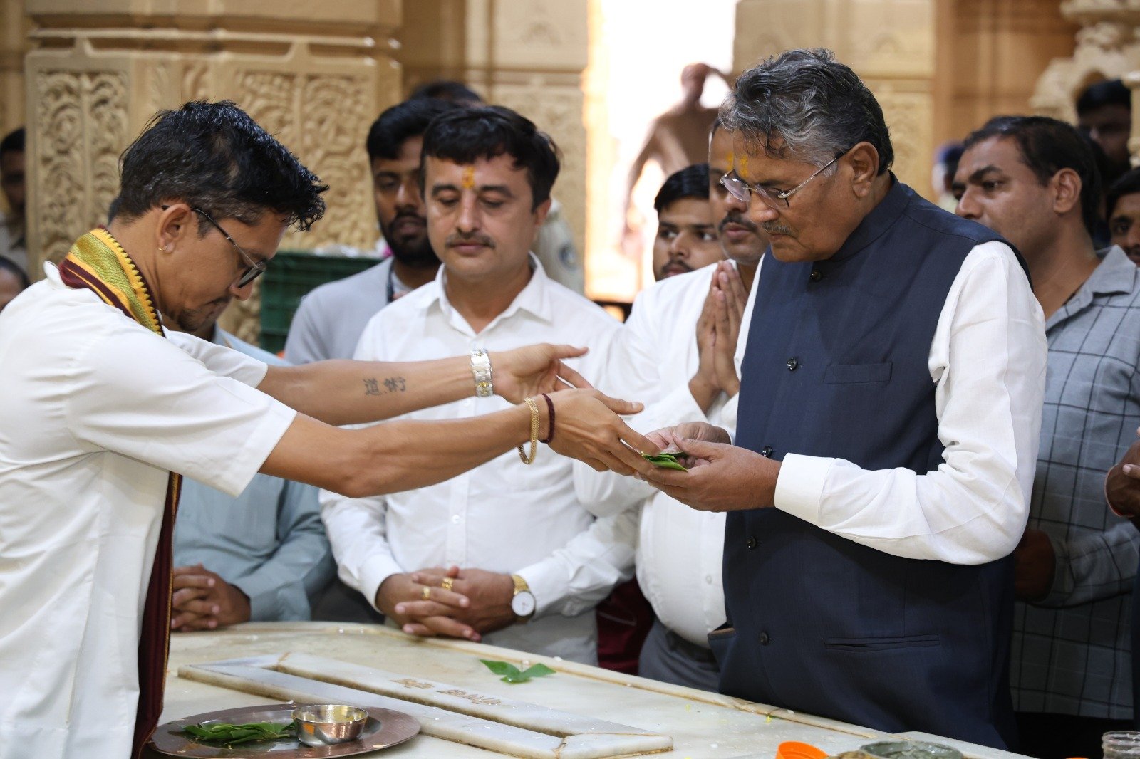 State Government Minister Raghavji Patel visited the Somnath temple