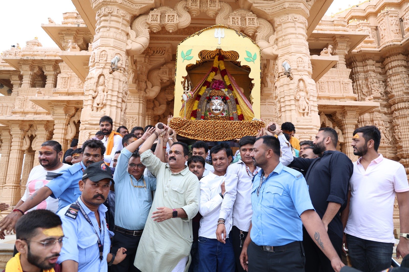 A palkhiyatra was held in Somnath temple on the second Monday of Shravan