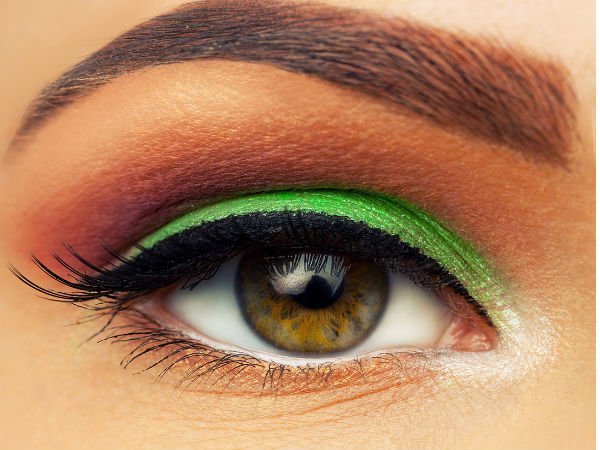 Apply these makeup tips to paint in patriotic colors on Independence Day