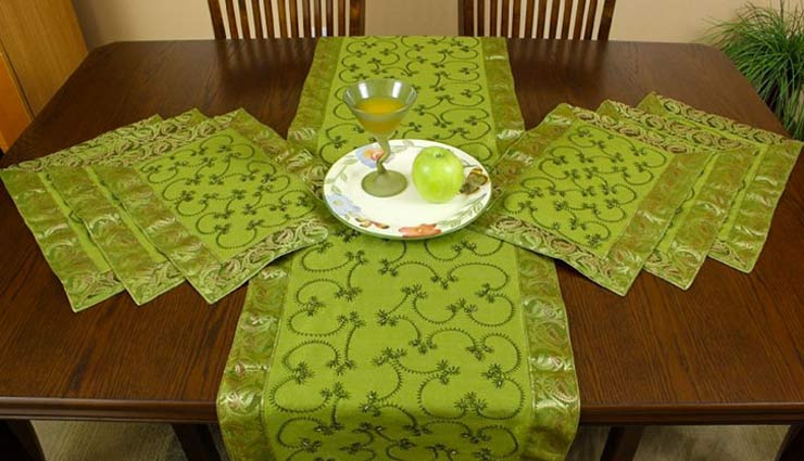 Table mats using old sarees