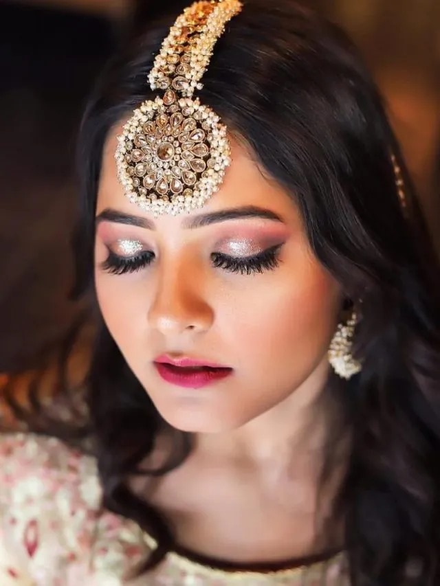 Use these hair accessories to enhance the beauty of your hair on the festival of Diwali