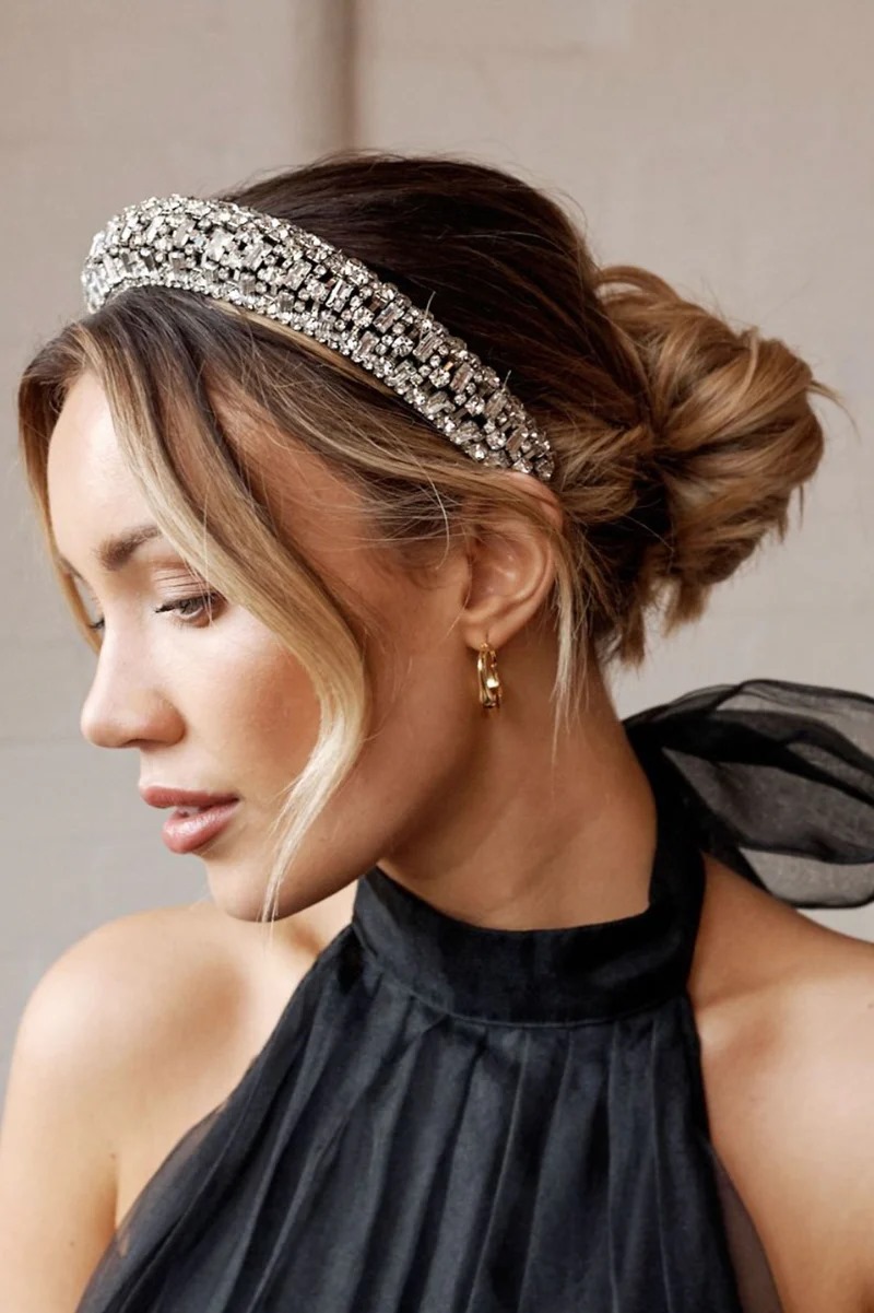 Use these hair accessories to enhance the beauty of your hair on the festival of Diwali