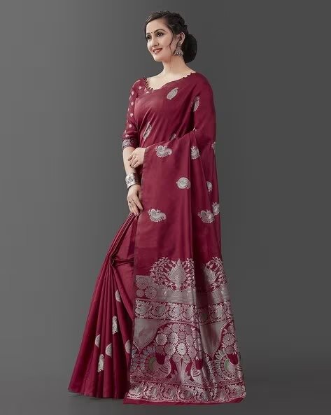 Wear this saree on Diwali and get a classic look