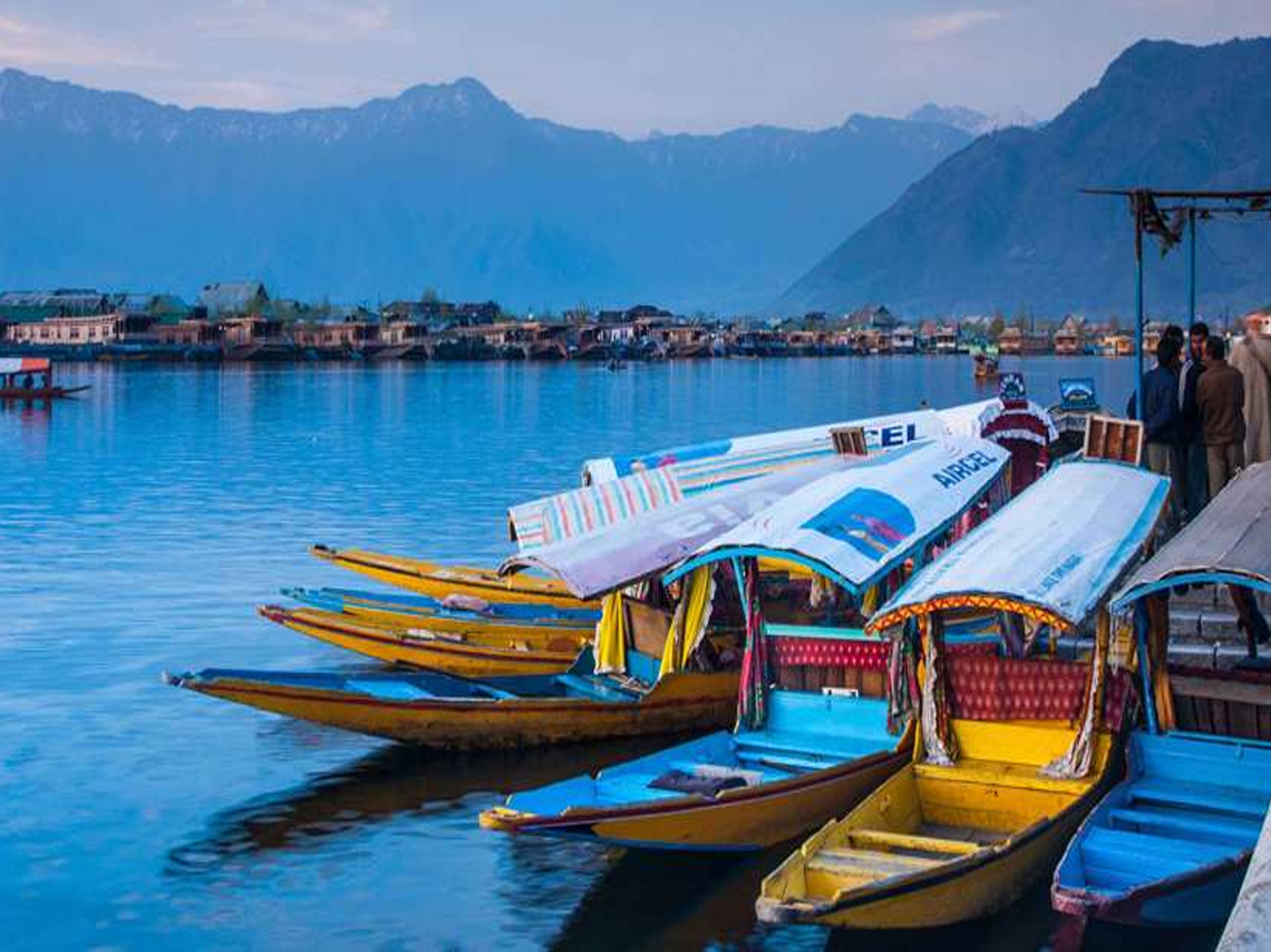 Shikara ride in kashmir