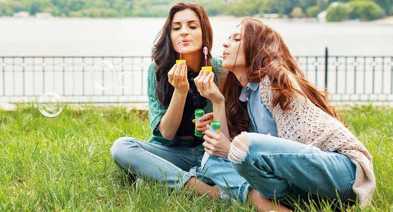 10 Signs of Having a True Friendship