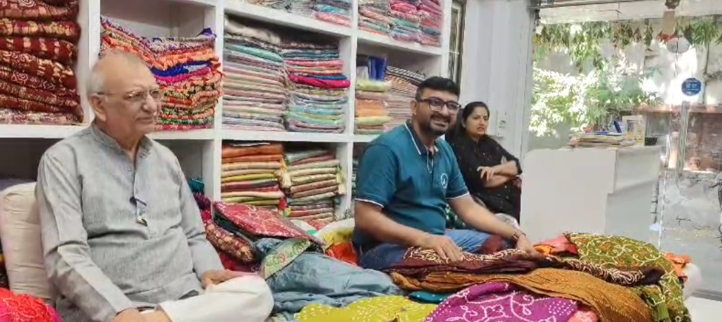 Jamnagar: Increase in demand for Garchola and Bandhani in Jamnagar during the wedding season