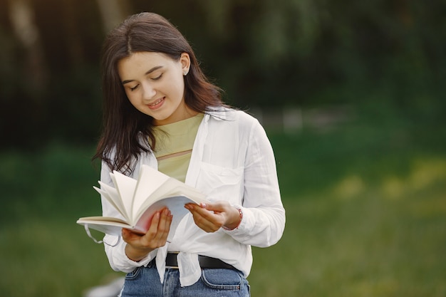 portrait beautiful woman woman read book lady white shirt 1157 42137