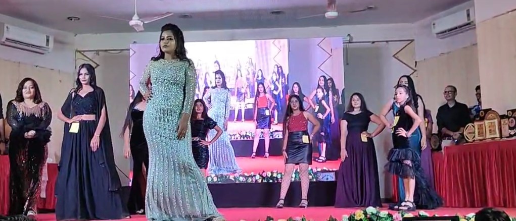 Adipur: A dynamic fashion show was organized by the Nirmal Mamata Charitable Trust