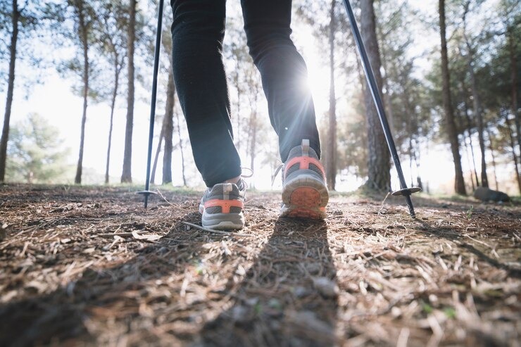 Are you not losing weight despite walking a lot? Then adopt Nordic walking.