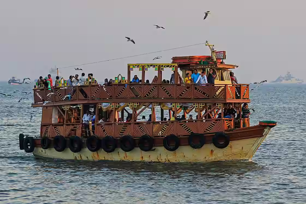 03 Mandvi Ferry Ride