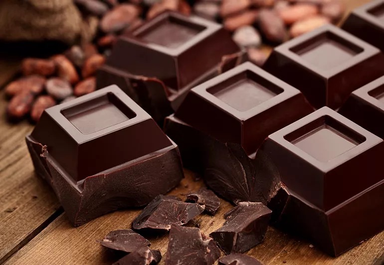 Can diabetic patients enjoy the taste of dark chocolate and milk chocolate?