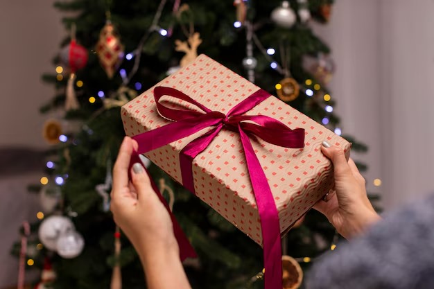 Give the most unique and trending gifts to your loved ones this Christmas, know the best gift ideas