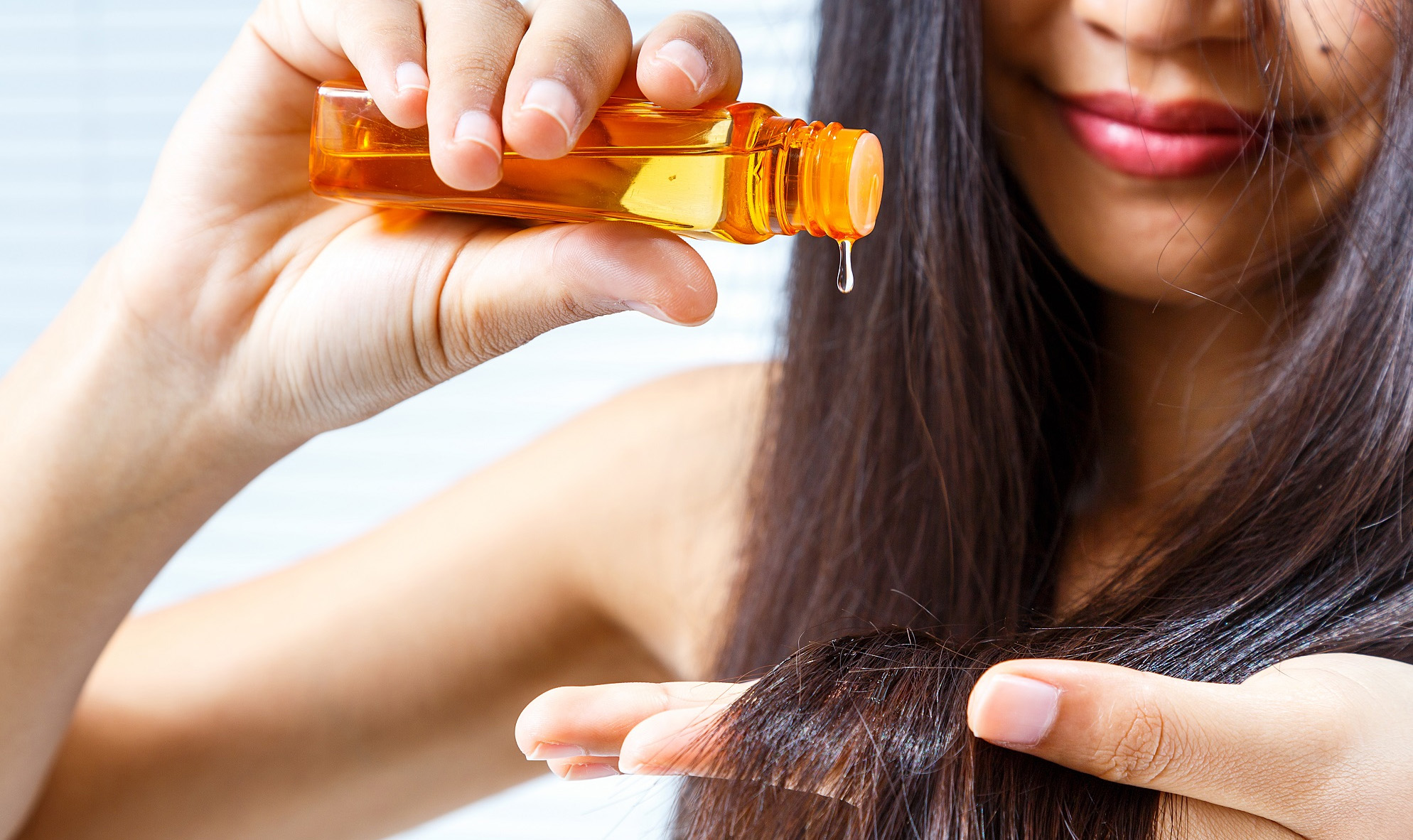 If you also sleep with oil in your hair at night, then this one mistake will cause big damage.