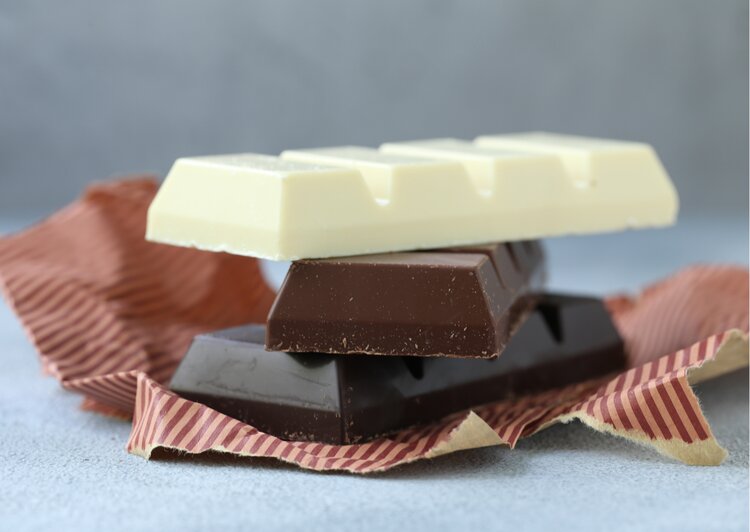 Can diabetic patients enjoy the taste of dark chocolate and milk chocolate?